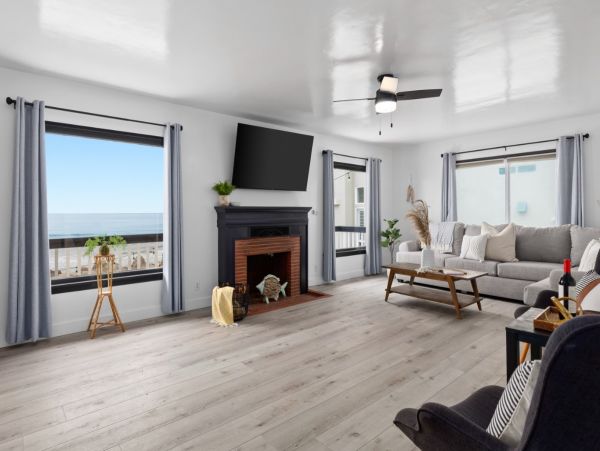 Beachfront Three Bedroom Duplex in Oceanside