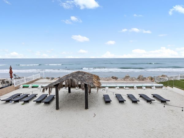 Beachfront Three Bedroom Duplex in Oceanside