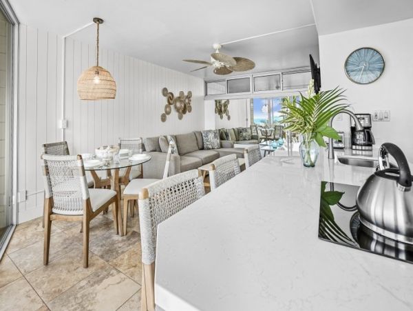 Oceanfront Vacation Condo Three Bedrooms & Ocean Views