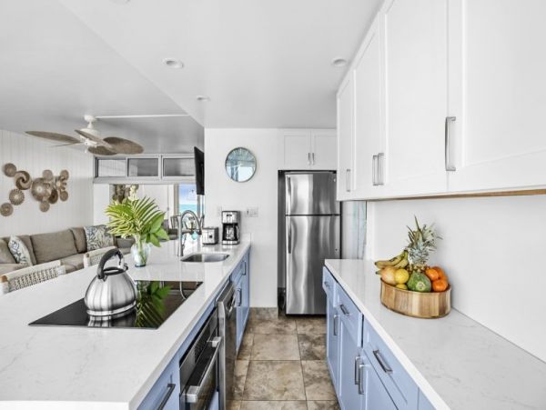 Oceanfront Vacation Condo Three Bedrooms & Ocean Views
