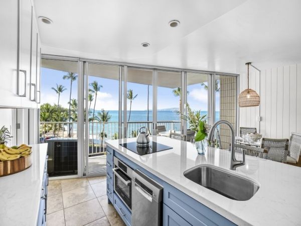 Oceanfront Vacation Condo Three Bedrooms & Ocean Views