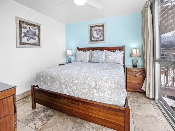 Oceanfront Vacation Condo Three Bedrooms & Ocean Views