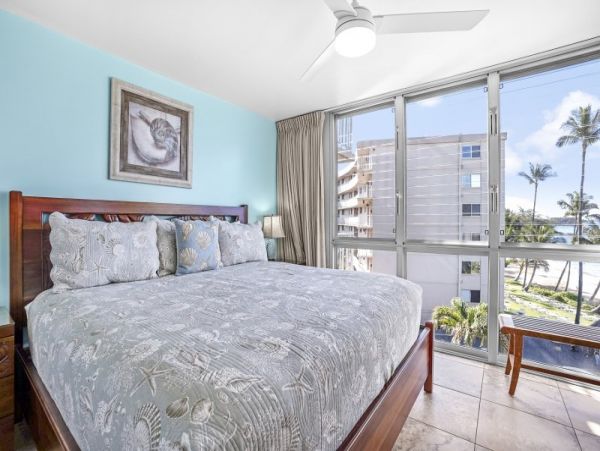Oceanfront Vacation Condo Three Bedrooms & Ocean Views