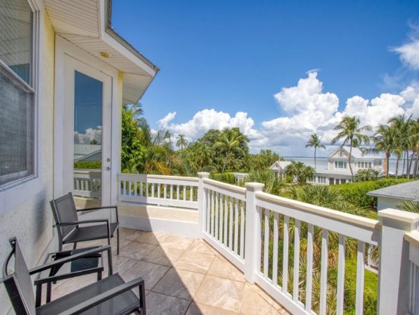 Five Bedroom Vacation Rental Stroll to the Beach in Captiva Island NEW ARRIVAL