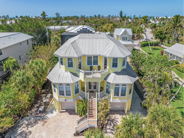 Five Bedroom Vacation Rental Stroll to the Beach in Captiva Island NEW ARRIVAL