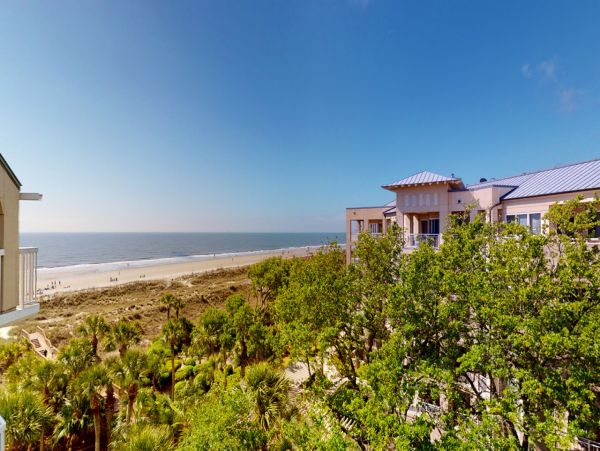 Hilton Head Vacation Condo with 2 Bedrooms & Ocean Views
