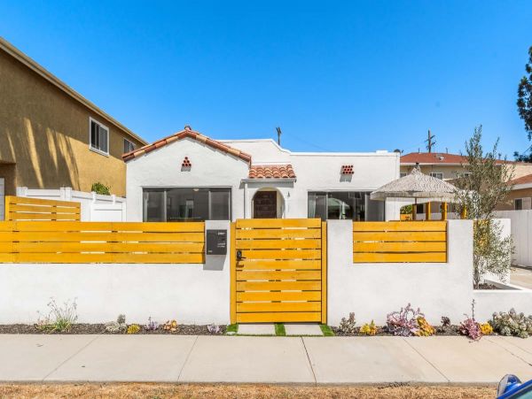 Comfort and Convenience Awaits in this San Diego Rental