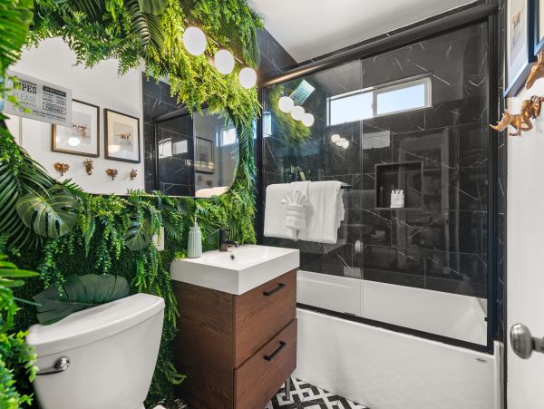 Comfort and Convenience Awaits in this San Diego Rental