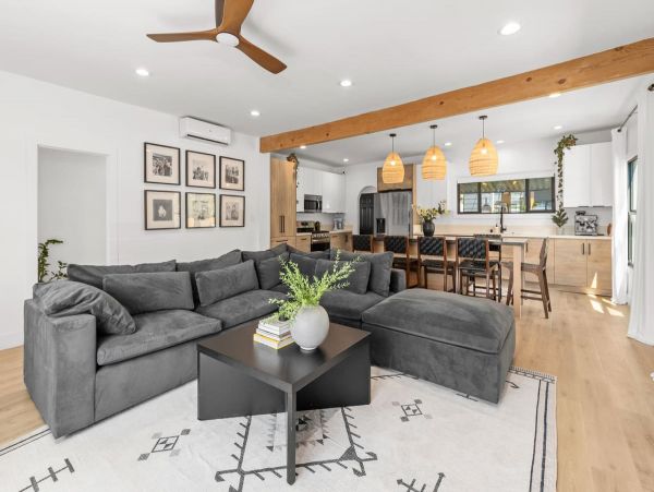 Comfort and Convenience Awaits in this San Diego Rental