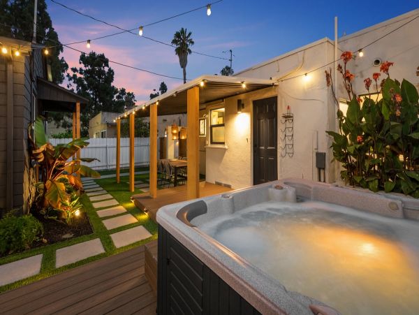 Comfort and Convenience Awaits in this San Diego Rental