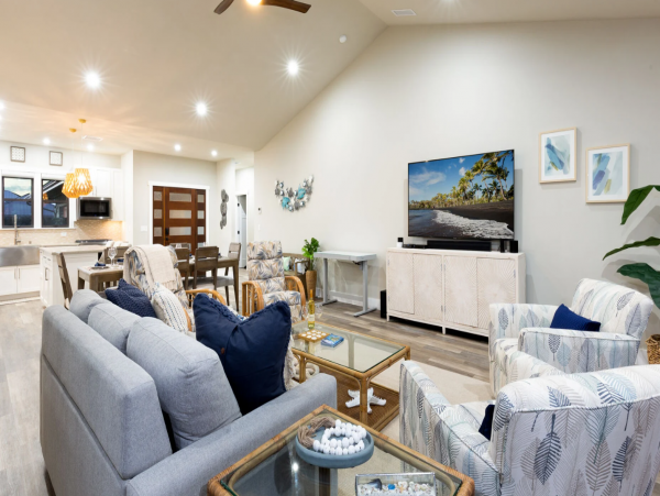 Elegant Vacation Rental with 4 Bedrooms, Private Pool & Spa
