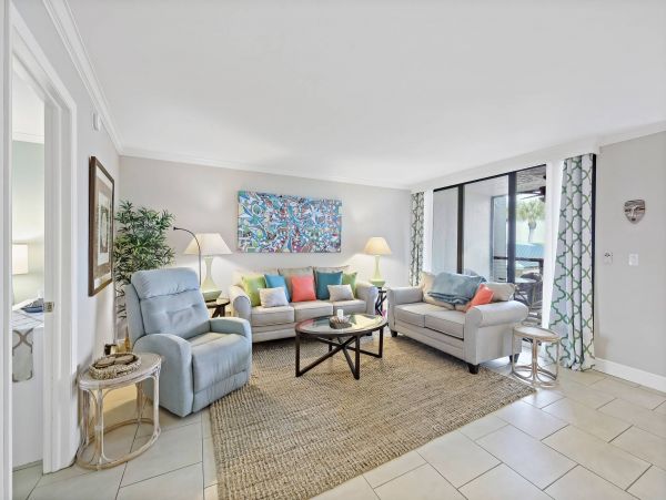 Lovely One Bedroom Condo with Waterfront Views