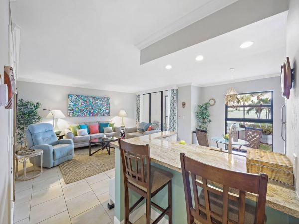 Lovely One Bedroom Condo with Waterfront Views