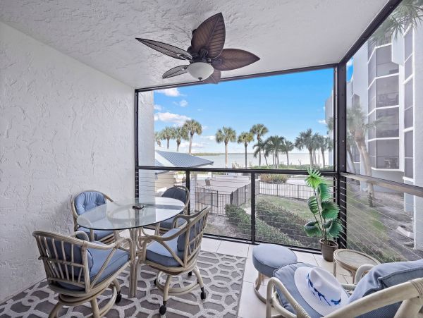 Lovely One Bedroom Condo with Waterfront Views