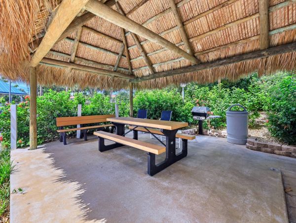 Lovely One Bedroom Condo with Waterfront Views