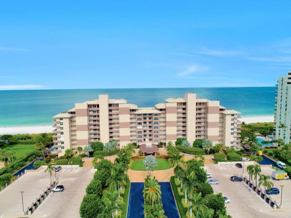 Luxury Beachfront Condo 2 Bedroom