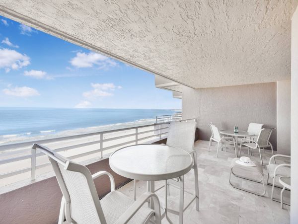 Luxury Beachfront Condo 2 Bedroom