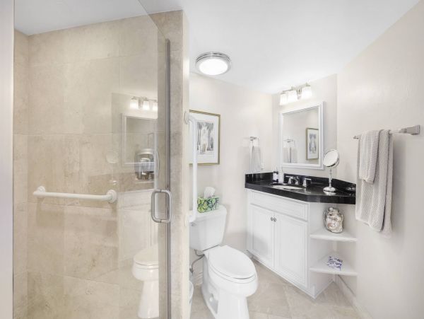 Luxury Beachfront Condo 2 Bedroom