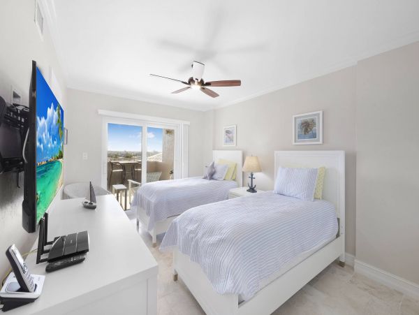 Luxury Beachfront Condo 2 Bedroom