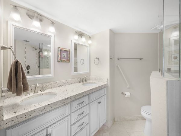 Luxury Beachfront Condo 2 Bedroom