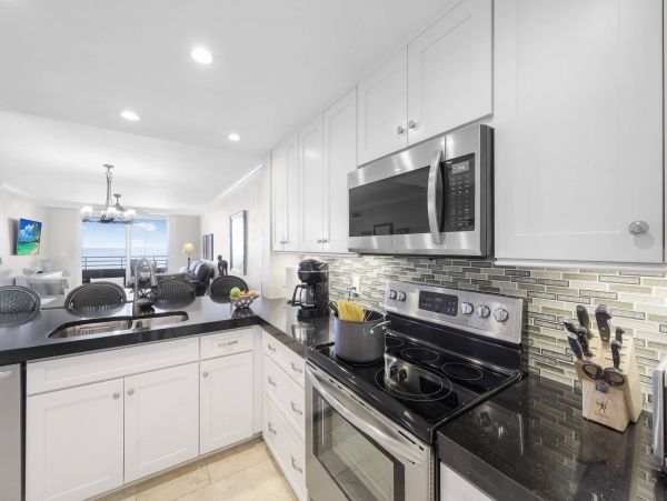 Luxury Beachfront Condo 2 Bedroom