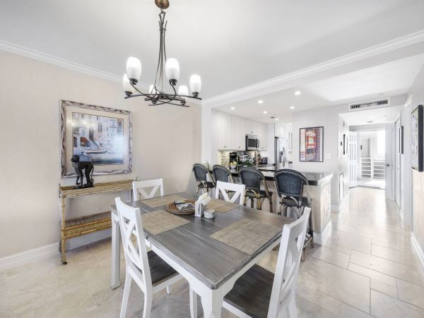 Luxury Beachfront Condo 2 Bedroom