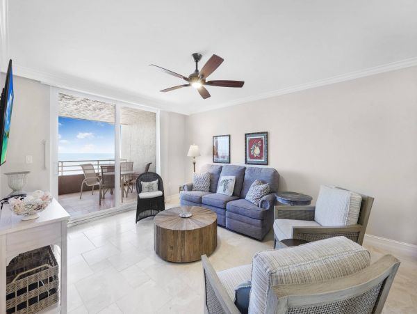 Luxury Beachfront Condo 2 Bedroom