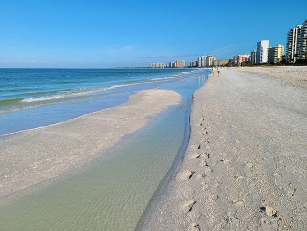 Luxury Beachfront Condo 2 Bedroom