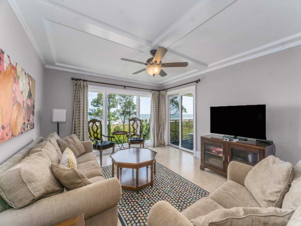 Oceanfront Vacation Condo on the 4th Floor