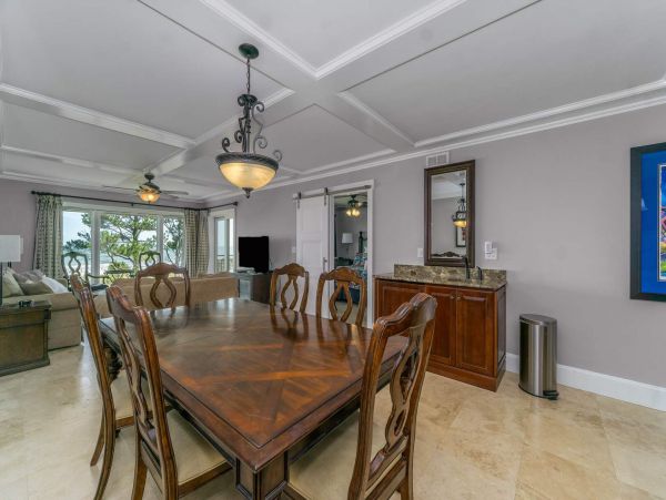 Oceanfront Vacation Condo on the 4th Floor