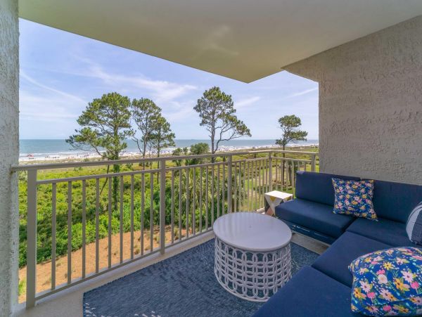Oceanfront Vacation Condo on the 4th Floor