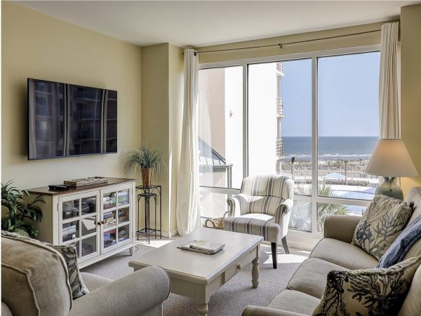 Picturesque Oceanfront Two Bedroom Condo Sleeps 8 Guests