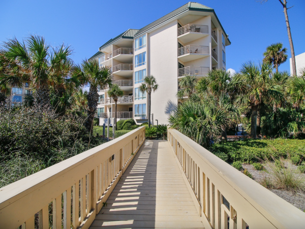 Picturesque Oceanfront Two Bedroom Condo Sleeps 8 Guests