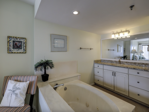 Picturesque Oceanfront Two Bedroom Condo Sleeps 8 Guests