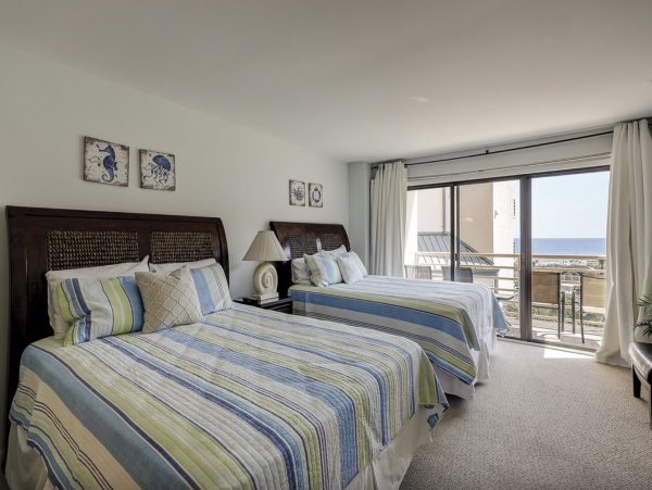 Picturesque Oceanfront Two Bedroom Condo Sleeps 8 Guests