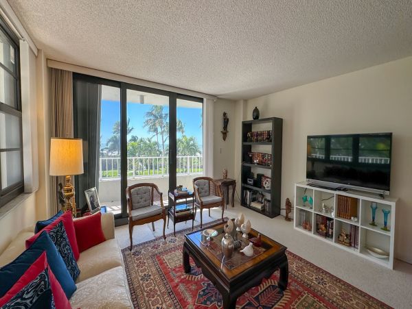 Marco Island Vacation Condo with 2 Bedroom & Balcony