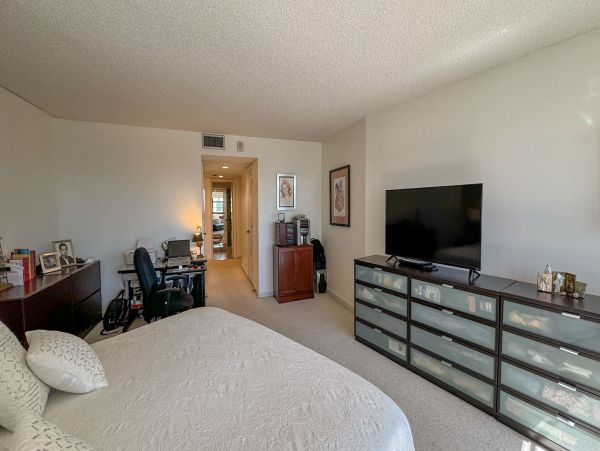 Marco Island Vacation Condo with 2 Bedroom & Balcony