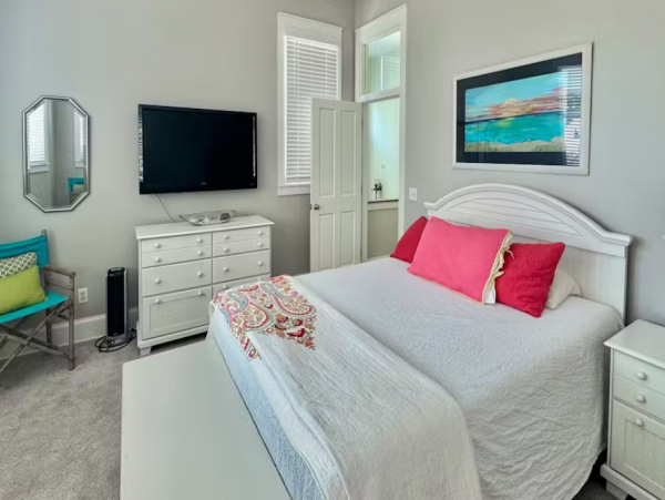Stunning Lake Carillon Retreat in Panama City Beach
