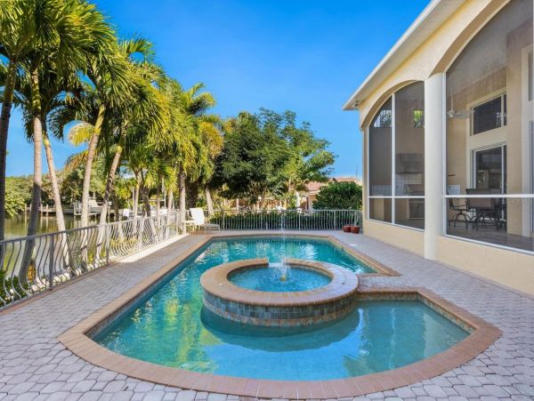 Luxurious Siesta Key Vacation Rental with Private Pool & Spa