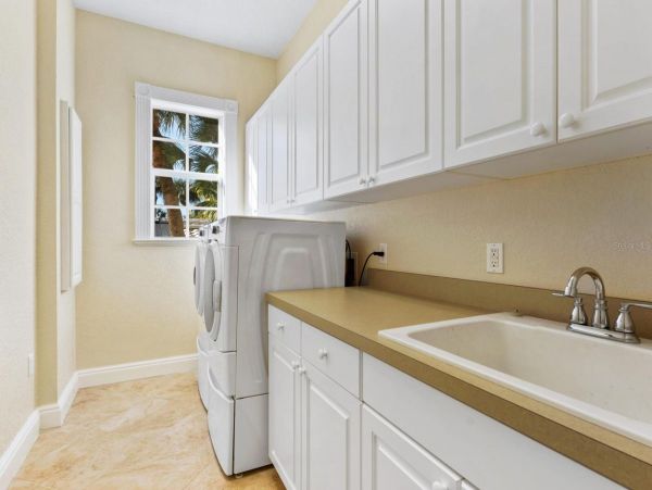 Luxurious Siesta Key Vacation Rental with Private Pool & Spa