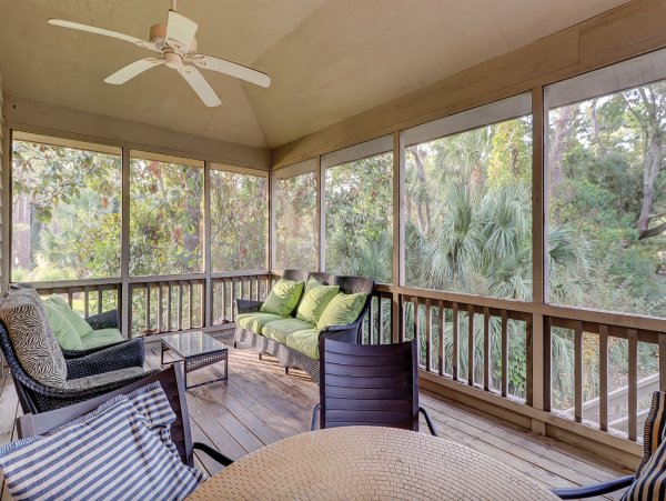 Cozy Cottage with 4 Bedrooms & Short Sandy Walk to Beach