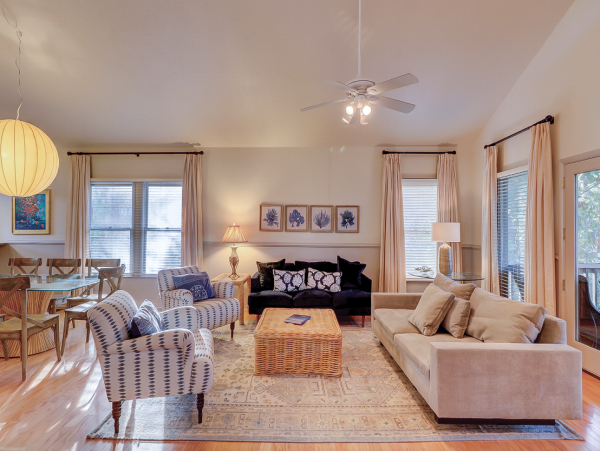 Cozy Cottage with 4 Bedrooms & Short Sandy Walk to Beach