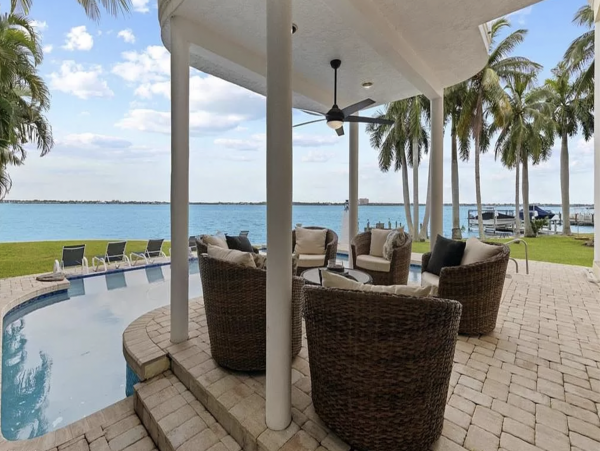 Pure Luxury Vacation Waterside Villa