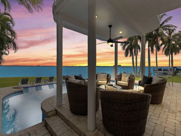 Pure Luxury Vacation Waterside Villa