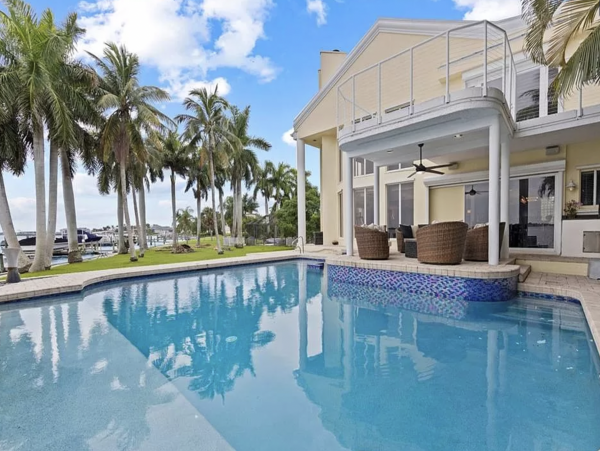 Pure Luxury Vacation Waterside Villa