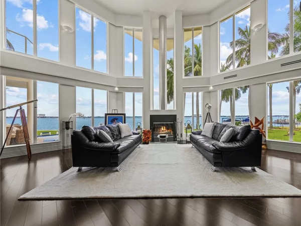 Pure Luxury Vacation Waterside Villa
