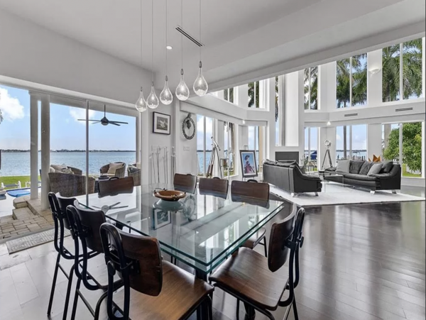 Pure Luxury Vacation Waterside Villa