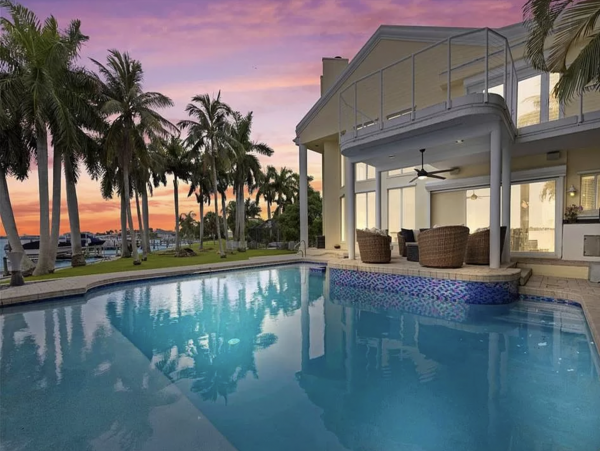 Pure Luxury Vacation Waterside Villa