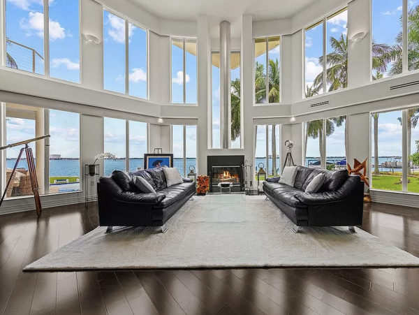 Pure Luxury Vacation Waterside Villa