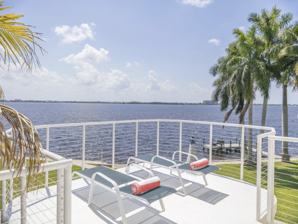 Pure Luxury Vacation Waterside Villa